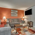 Outercontinental Lounge