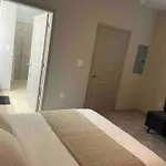 Downtown Luxury Apartment With Free Parking Space