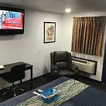 Budget Inn & Suites