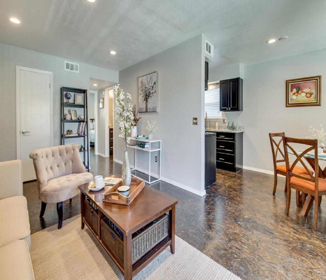 Evie's Campus-close 2 Bedroom Luxury Apartment