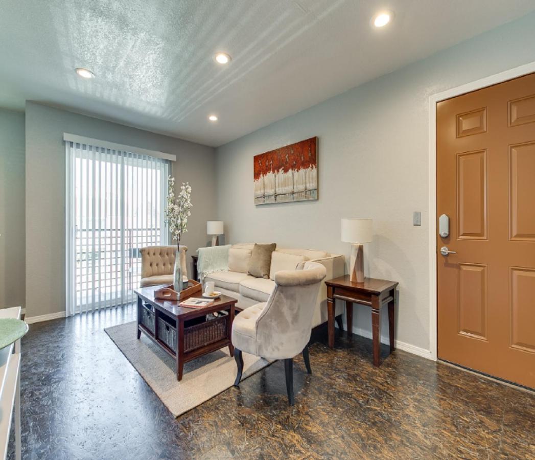 Evie's Campus-close 2 Bedroom Luxury * Oklahoma City
