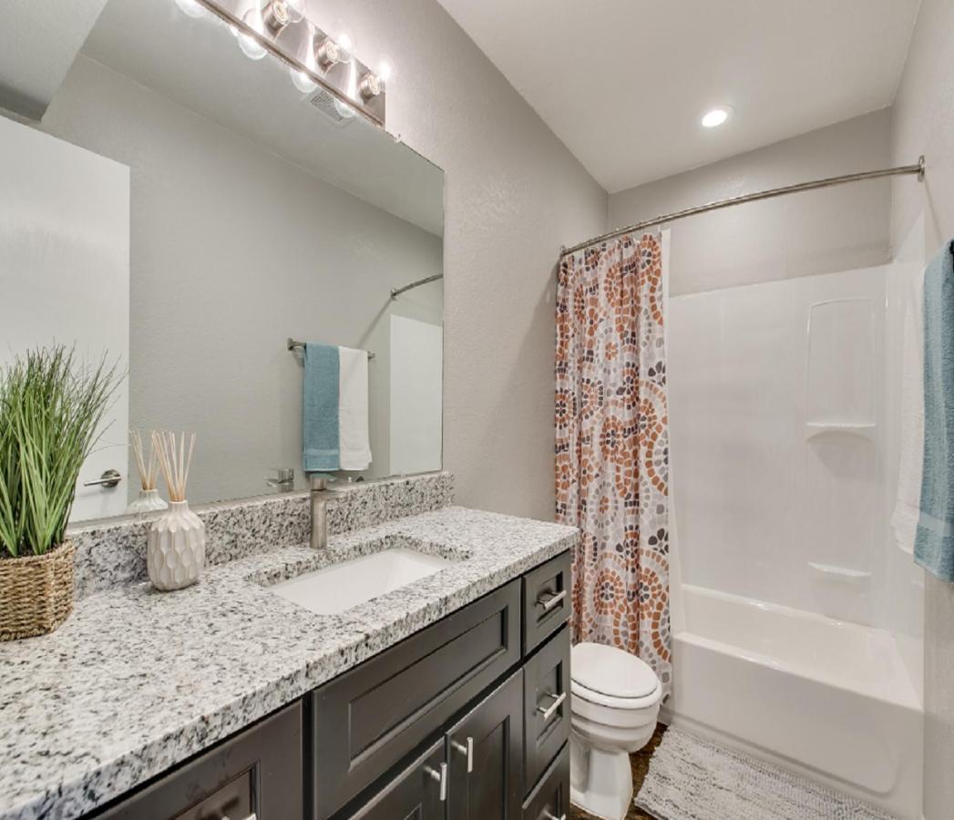 Evie's Campus-close 2 Bedroom Luxury * Oklahoma City