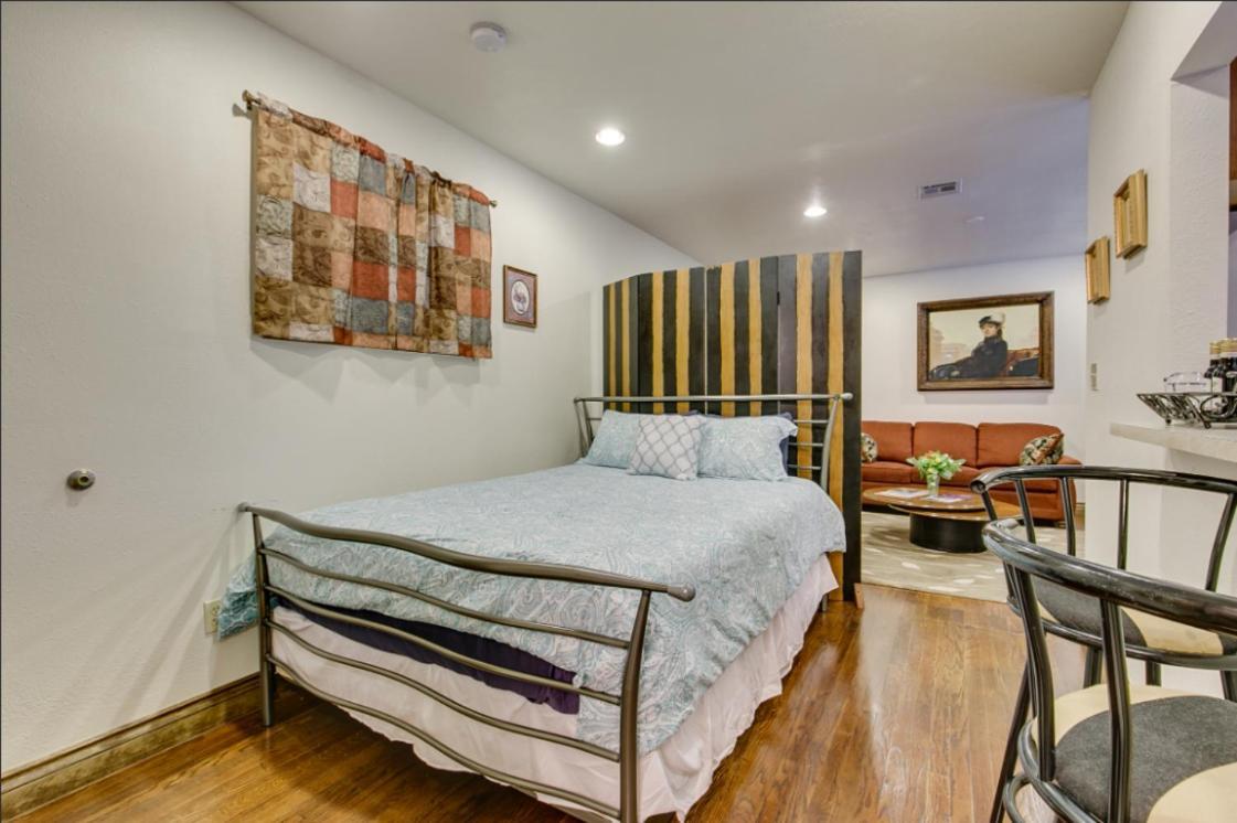 Bright Okc Midtown Studio-coolest Neighborhood *