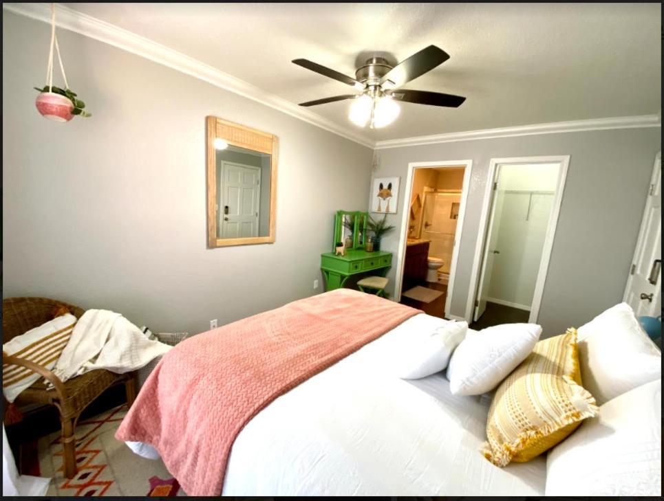 Private Bedroom - Communal House Near Integris *