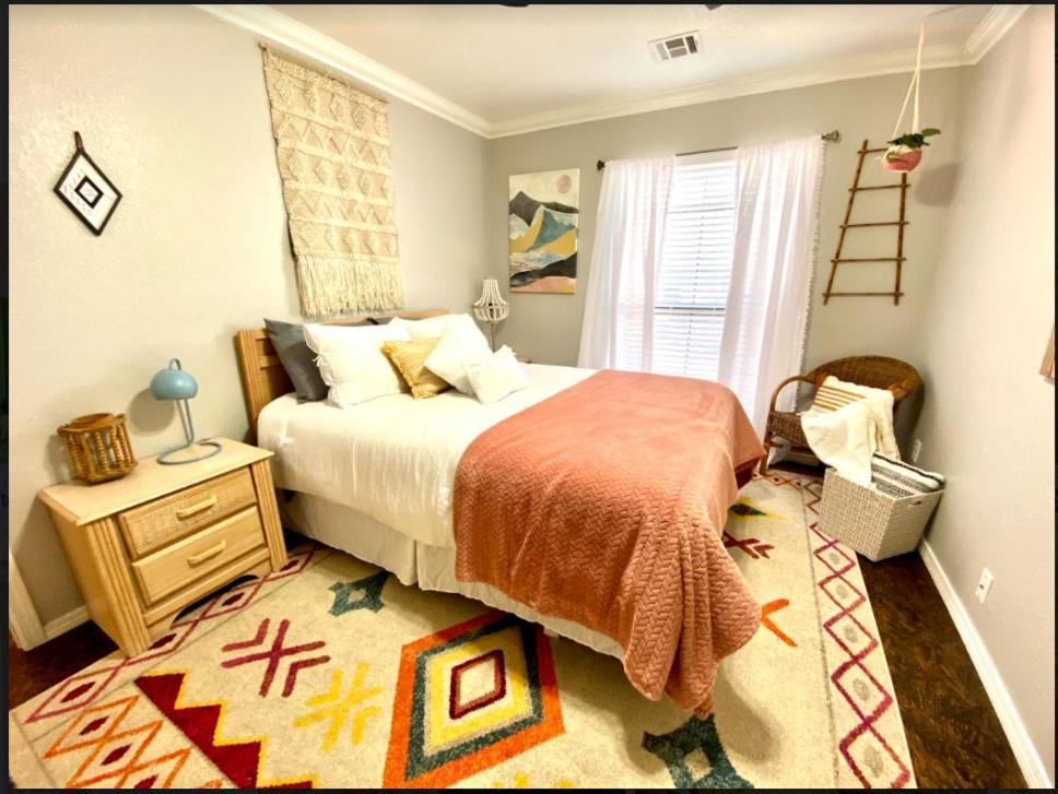 Private Bedroom - Communal House Near Integris Apartment Oklahoma City
