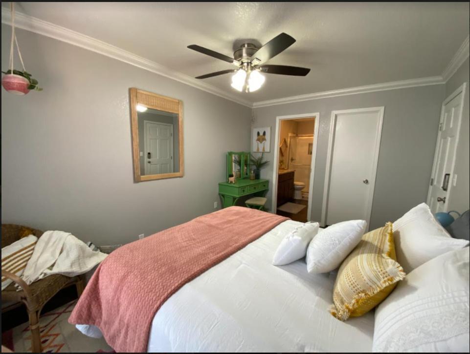Private Bedroom - Communal House Near Integris Apartment