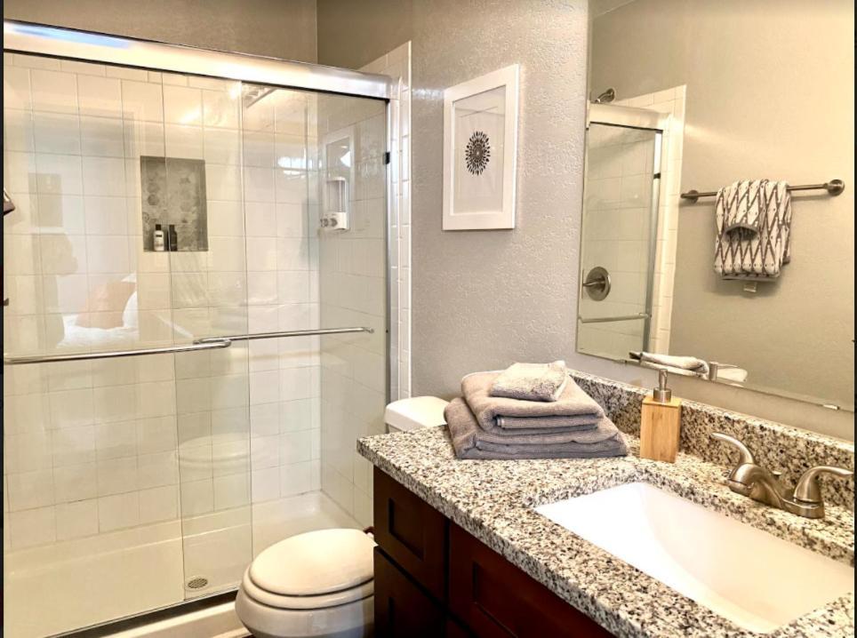 Private Bedroom - Communal House Near Integris Apartment Oklahoma City