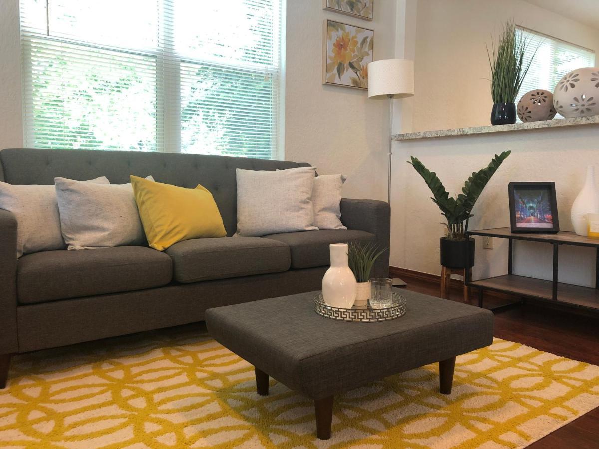 Ou-walk To Campus , Downtown ; Designer Apartment