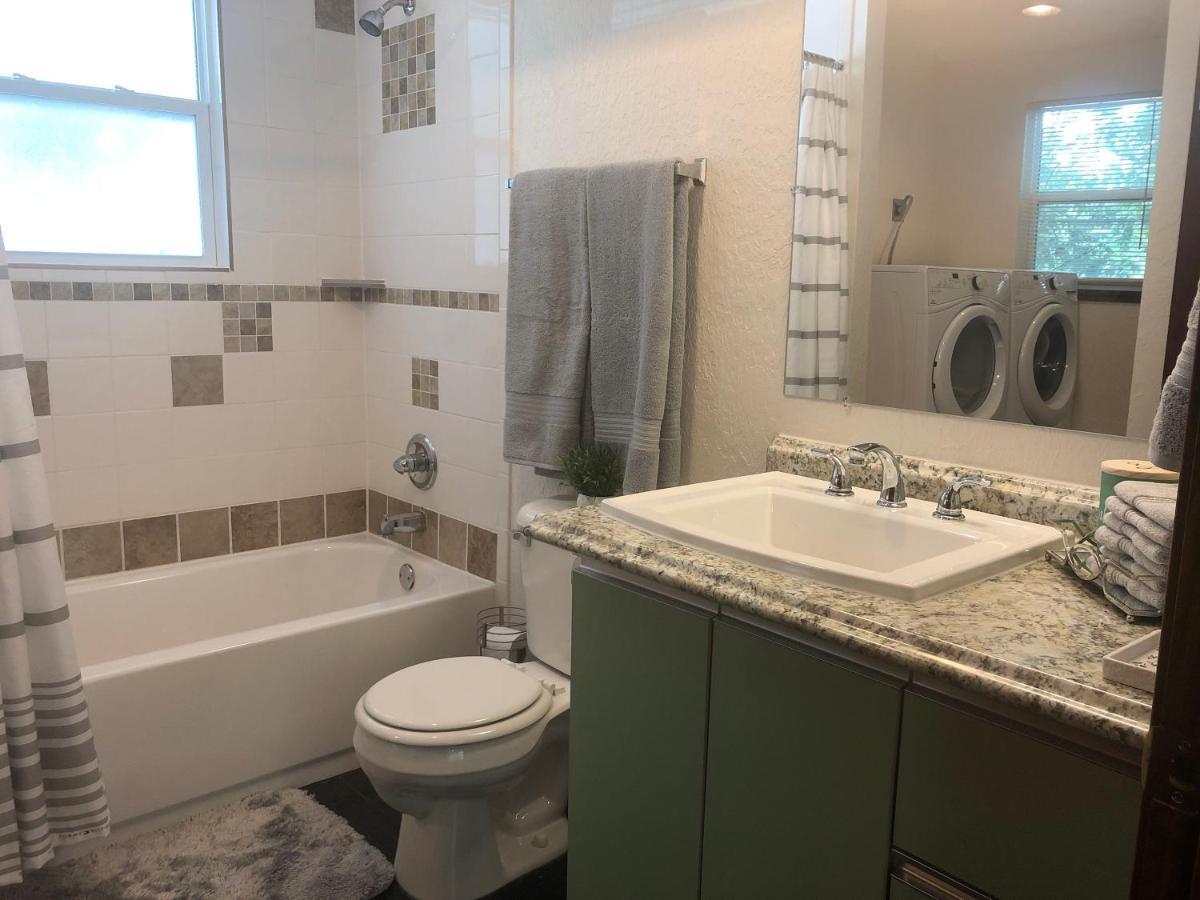 Ou-walk To Campus , Downtown ; Designer Apartment *