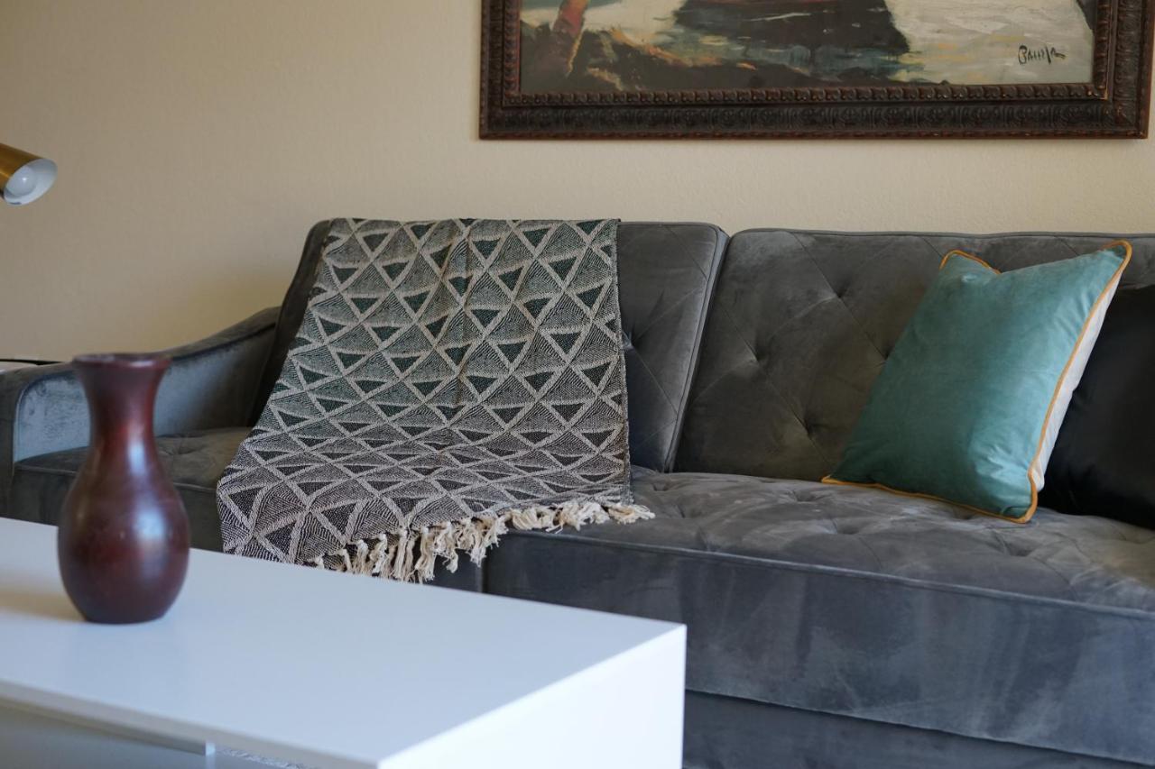 Sleepover 1bd 1ba