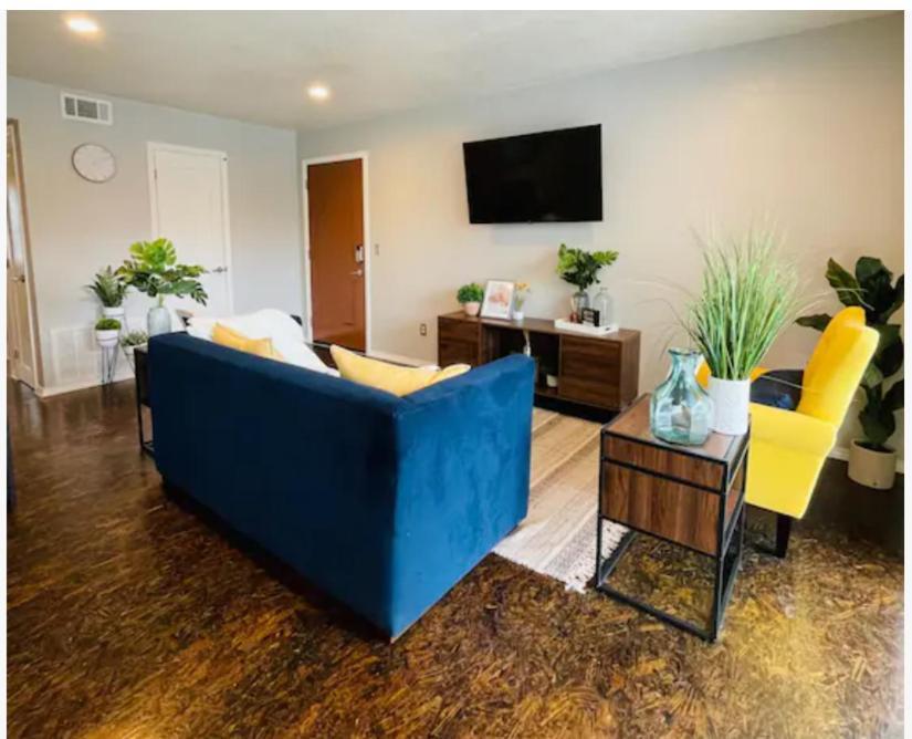 Evie's Campus-close 2 Bedroom Luxury Apartment *