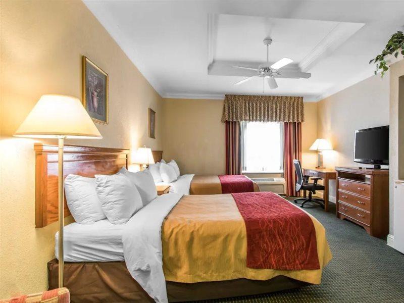 Comfort At Northwest Expressway 3*