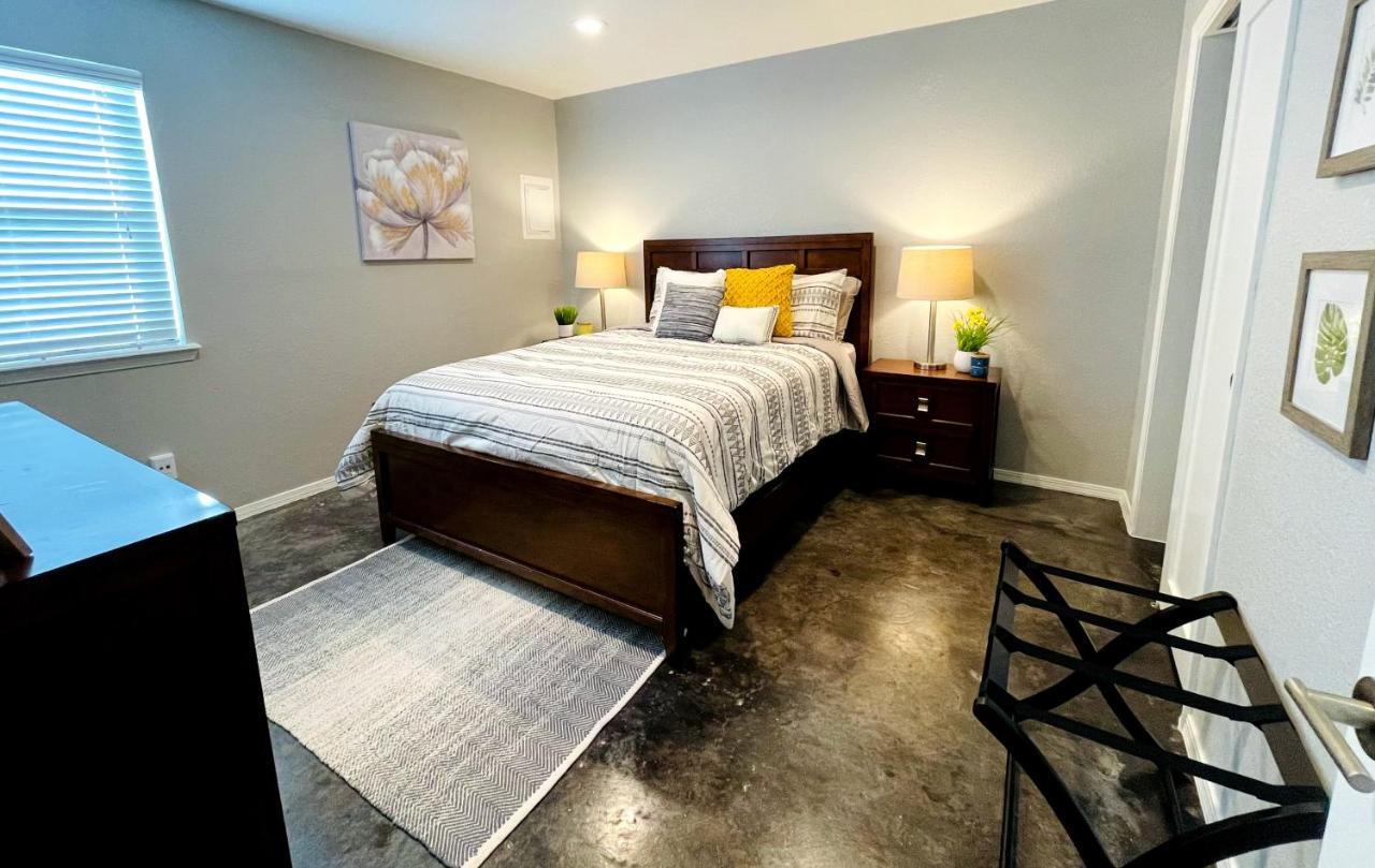 Evie's Campus-close 2 Bedroom Luxury Oklahoma City