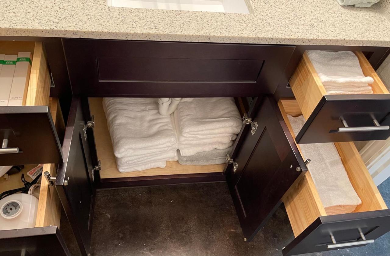 Evie's Campus-close 2 Bedroom Luxury * Oklahoma City