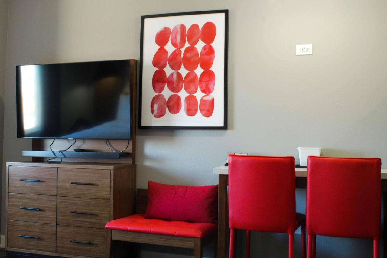 Hotel Hawthorn Extended By Wyndham Airport 2*