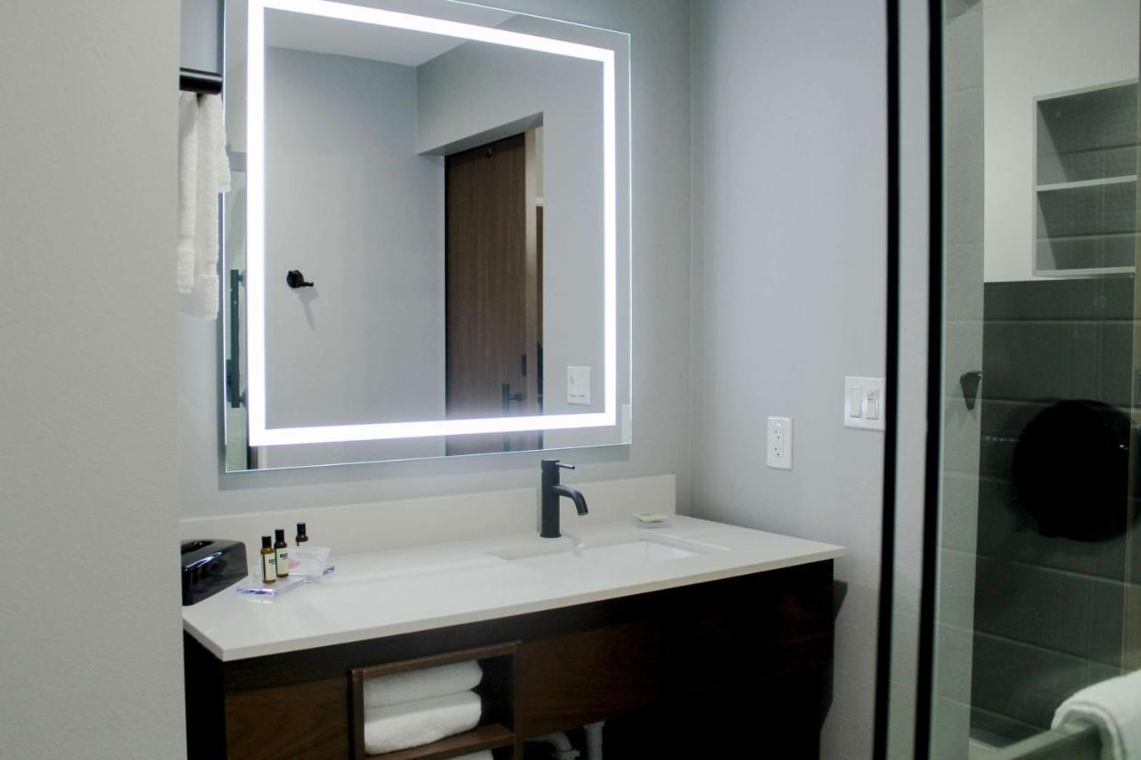Hotel Hawthorn Extended By Wyndham Airport 2*