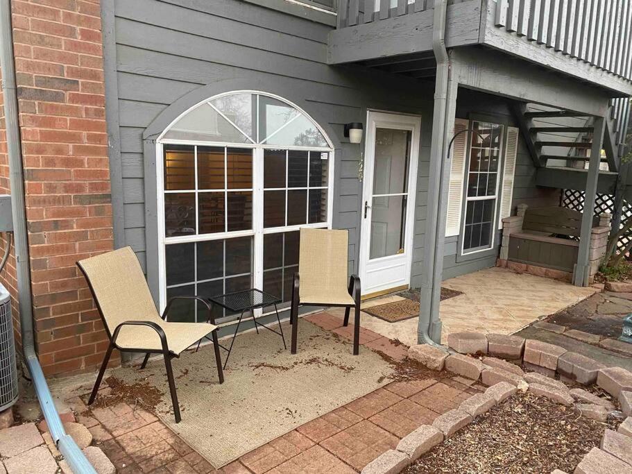 Great Lower Level 1-bedroom On Scenic Bluff Creek Park Apartamento