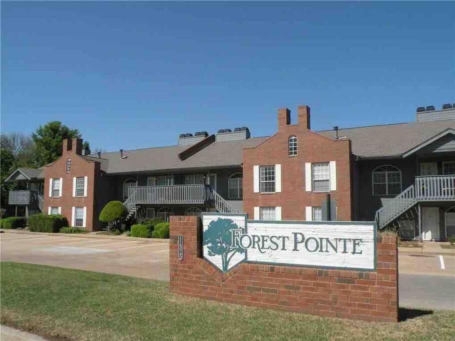 Great Lower Level 1-bedroom On Scenic Bluff Creek Park Oklahoma City