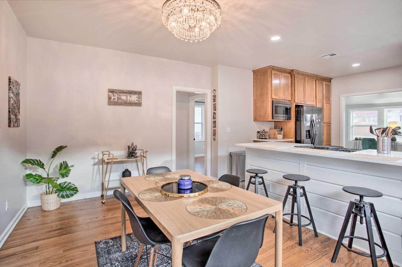 Charming Downtown With Updated Interior! Holiday home *