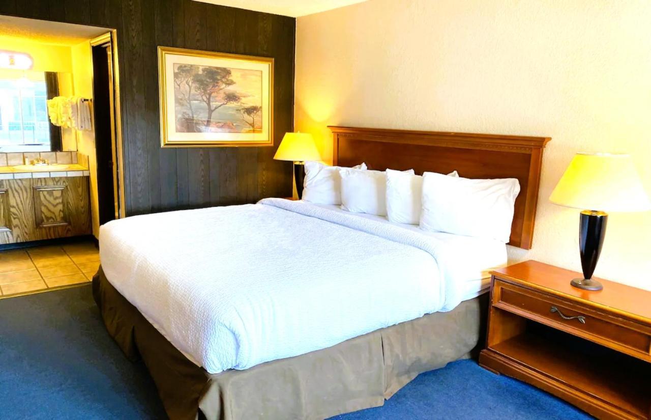 District City, I-44 By Oyo Hotel