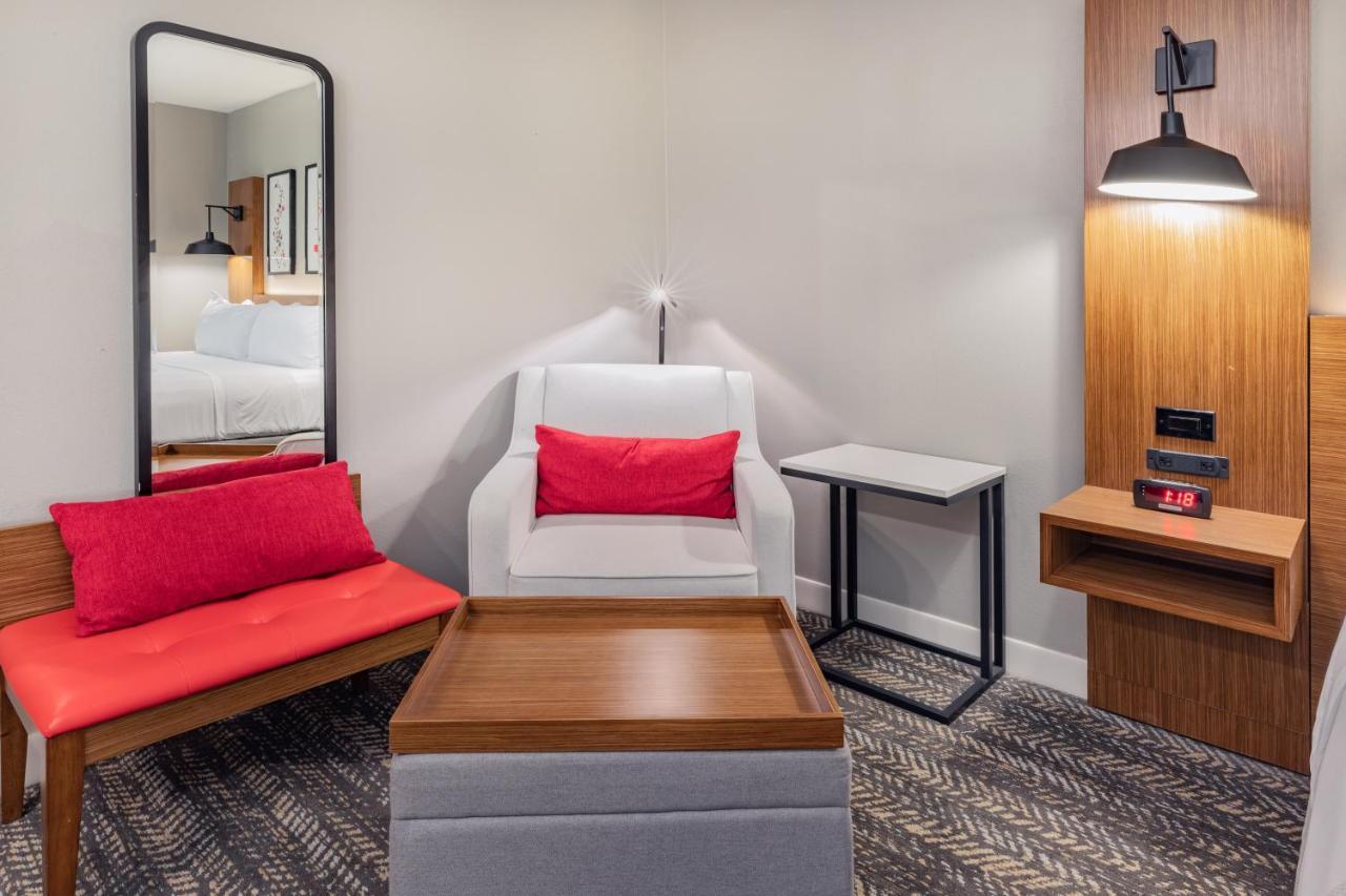 Hawthorn Extended By Wyndham Airport Hotel
