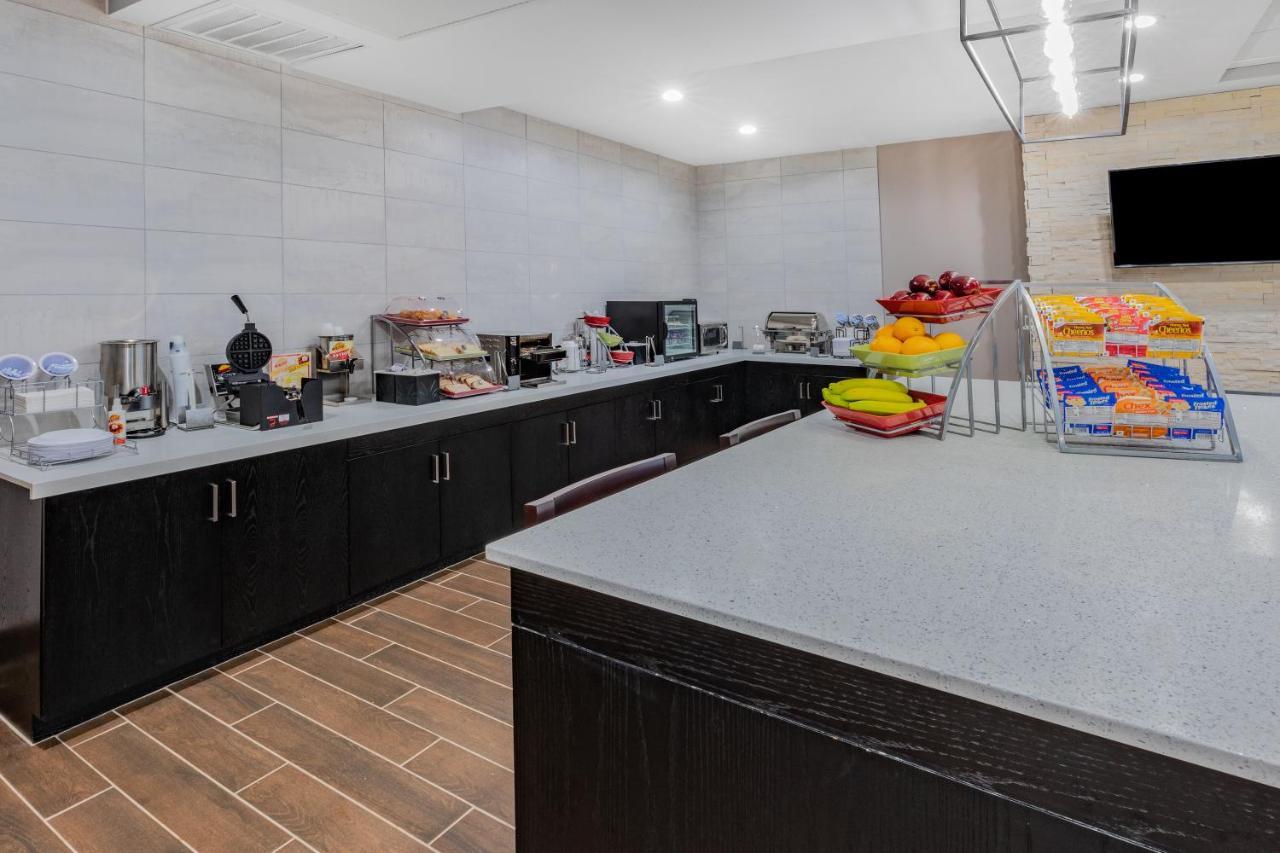 Hotel Hawthorn Extended By Wyndham Airport 2*