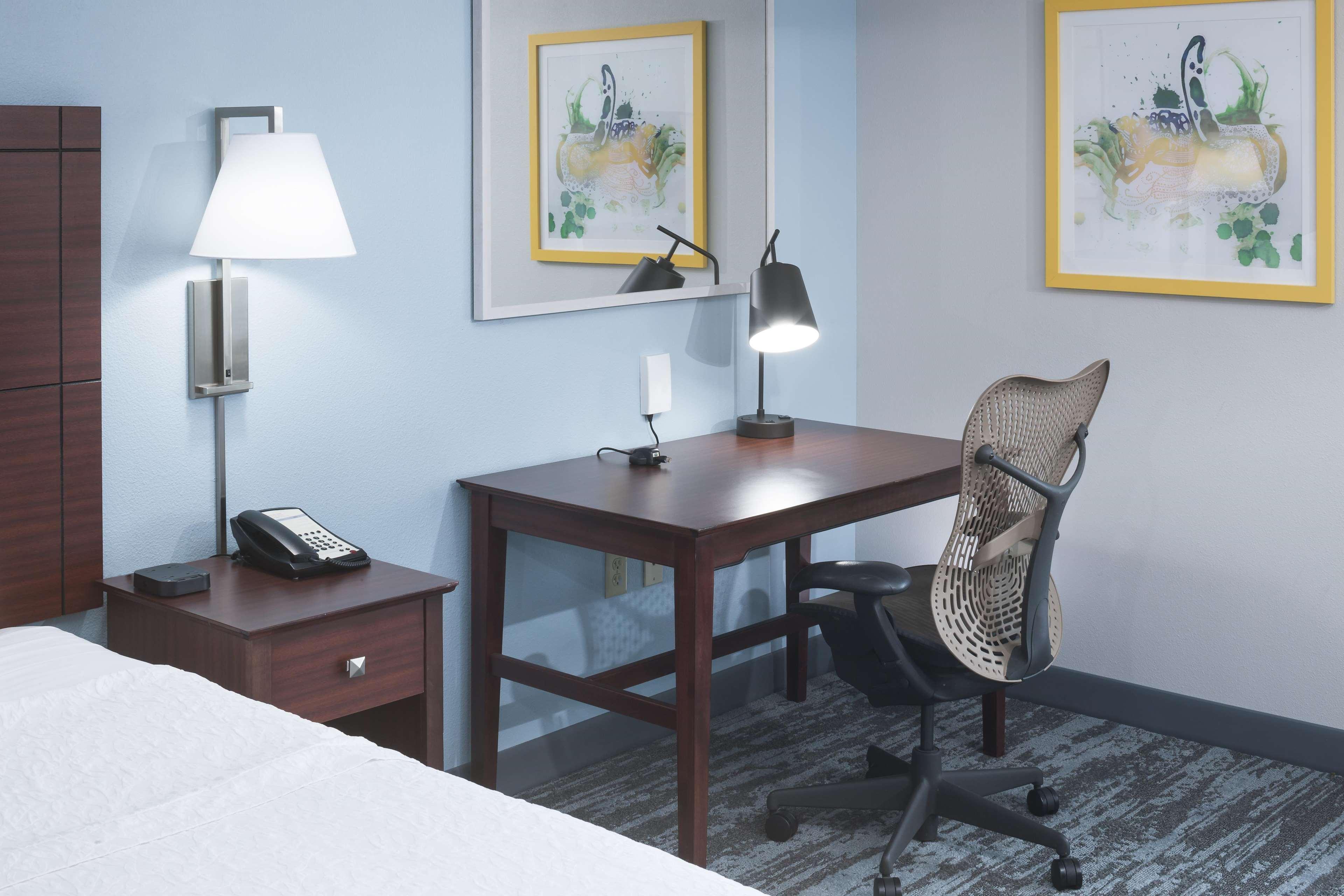 Hampton & City-bricktown Hotel 3*