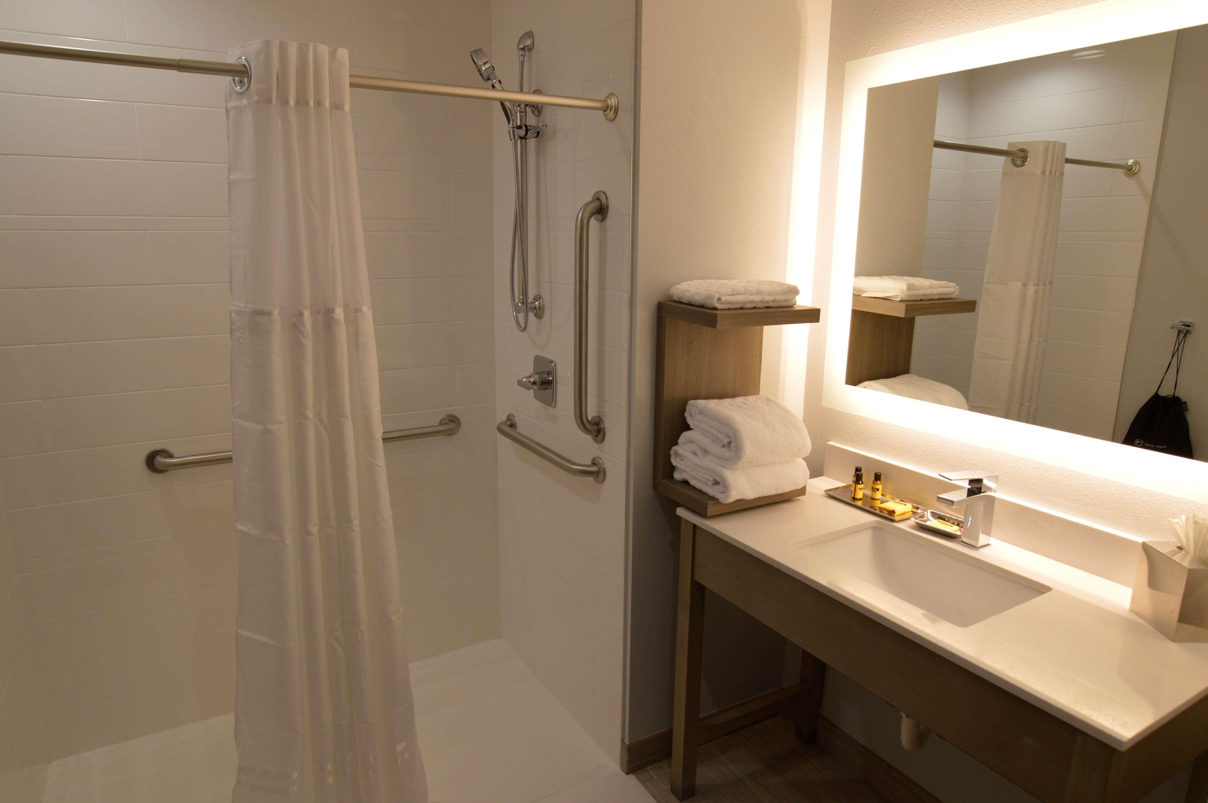 Hotel Western Executive Residency I-35