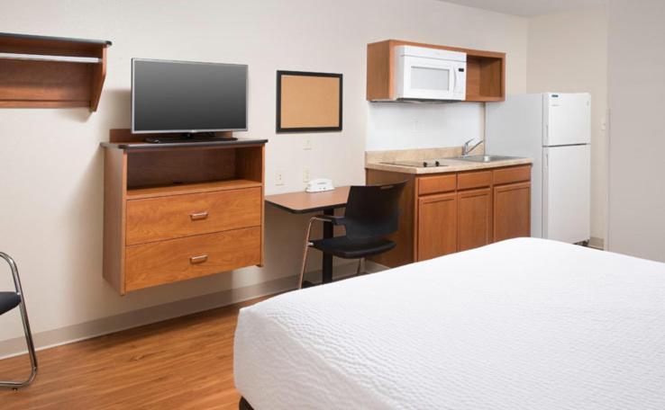 Extended America Select - - West Hotel 3*