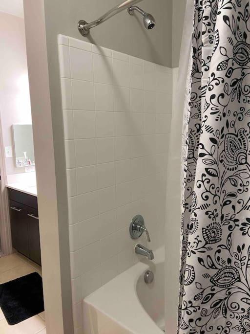 Downtown Luxury With Free Parking Space Apartamento Oklahoma City