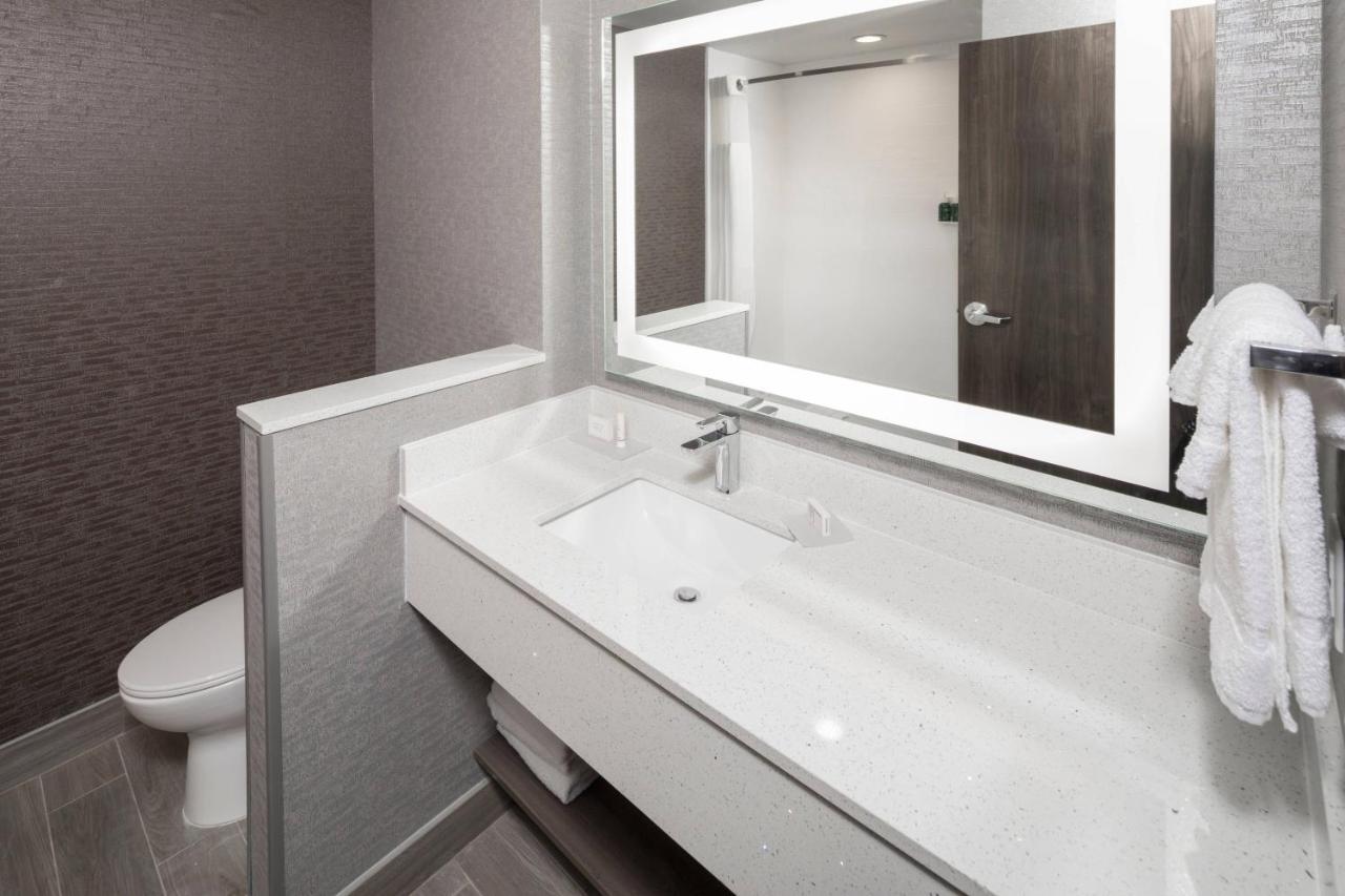 Fairfield & By Marriott Downtown Hotel