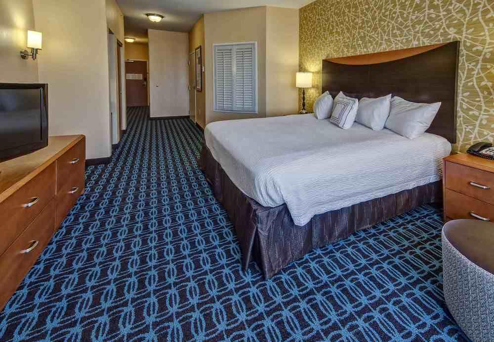 Hotel Fairfield & By Marriott Nw Expressway/warr Acres