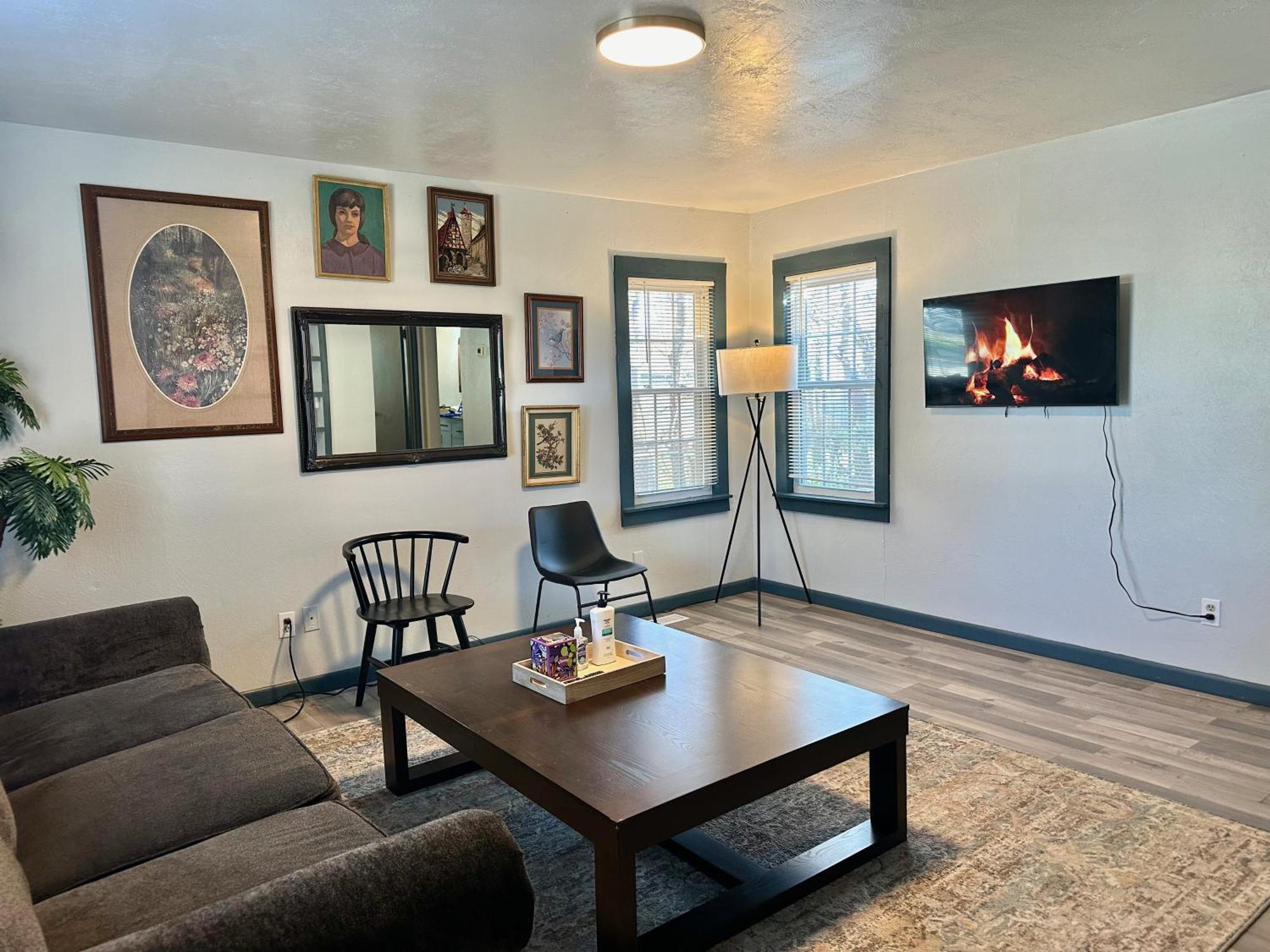 Cozy Winter Getaway With Garden 20-a * Oklahoma City