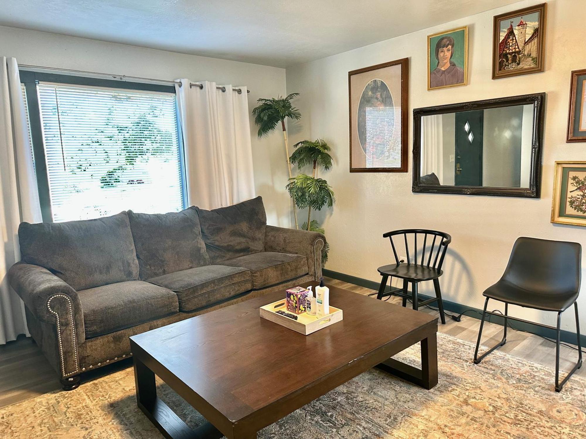 Cozy Winter Getaway With Garden 20-a Oklahoma City