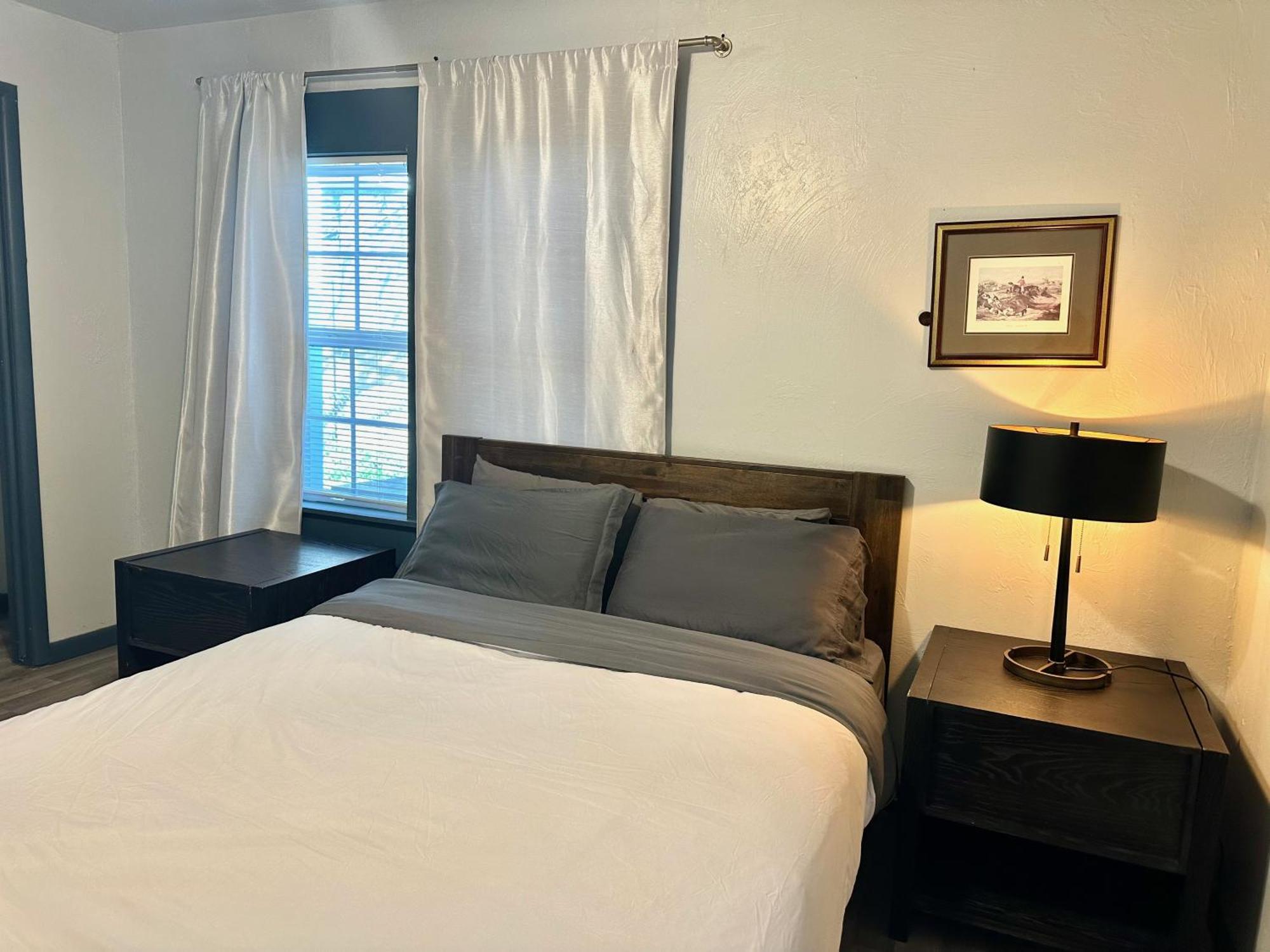 Cozy Winter Getaway With Garden 20-a * Oklahoma City
