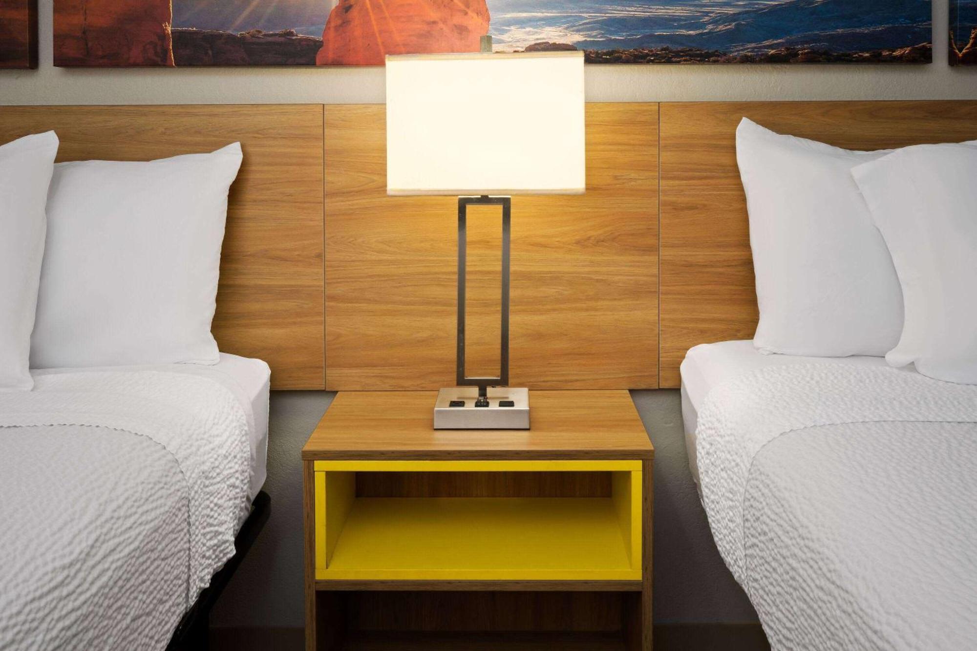 Days By Wyndham Hotel