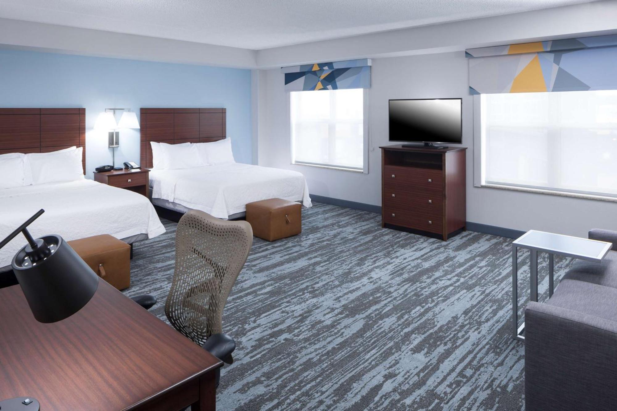 Hampton & City-bricktown 3*