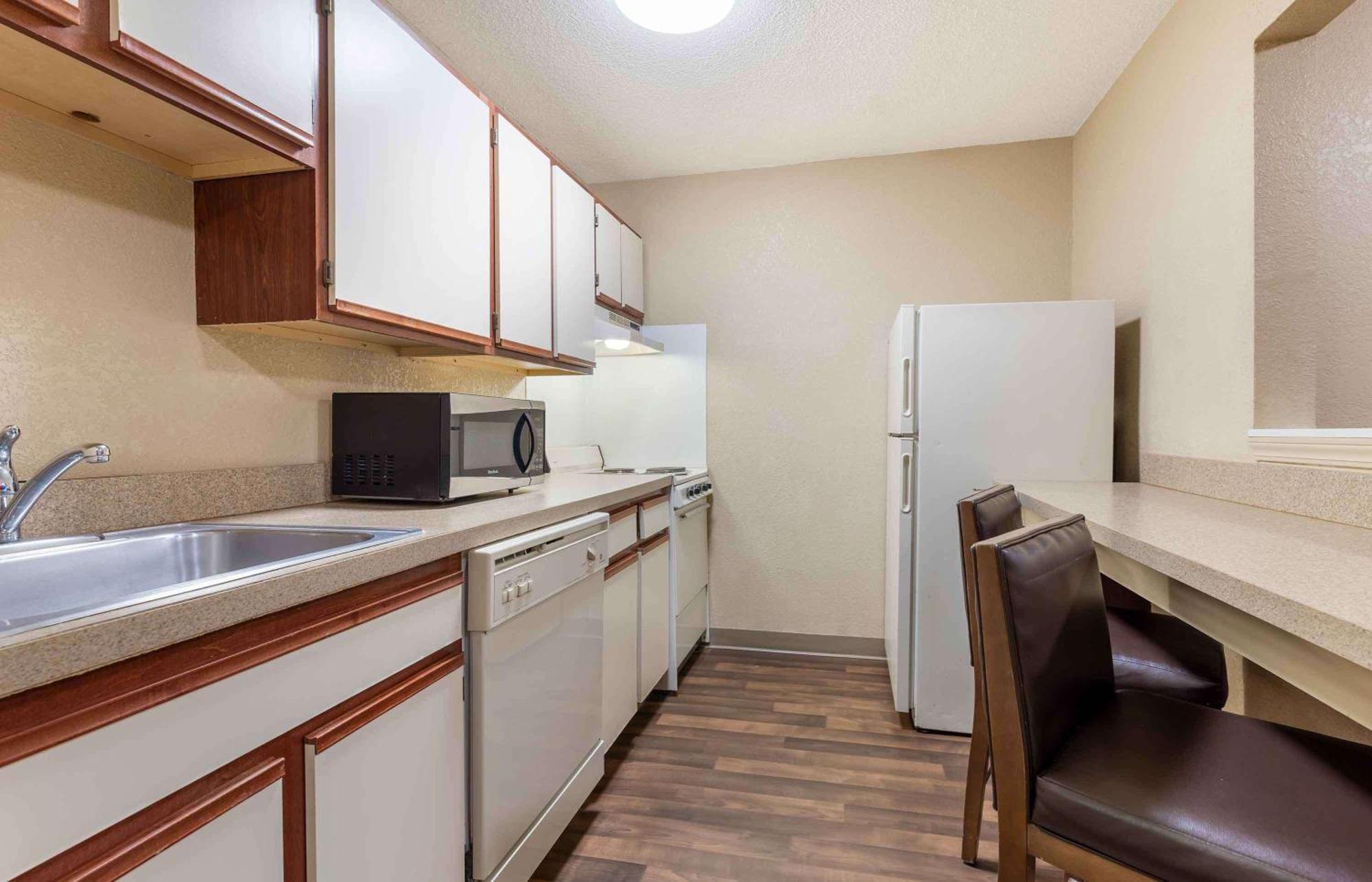 Extended America - - Northwest Hotel