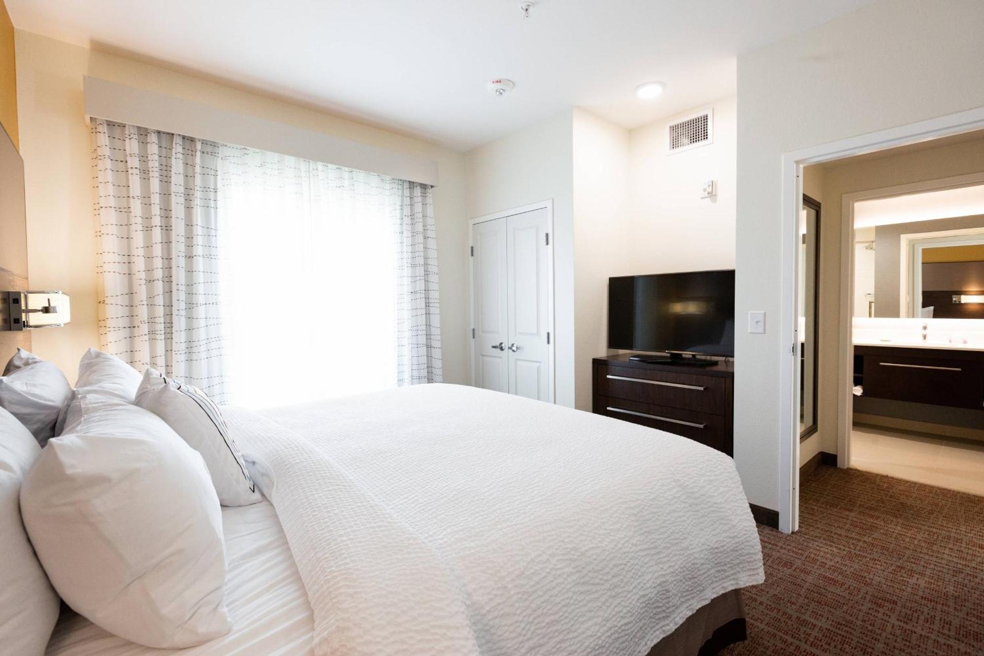 Hotel By Marriott North/quail Springs