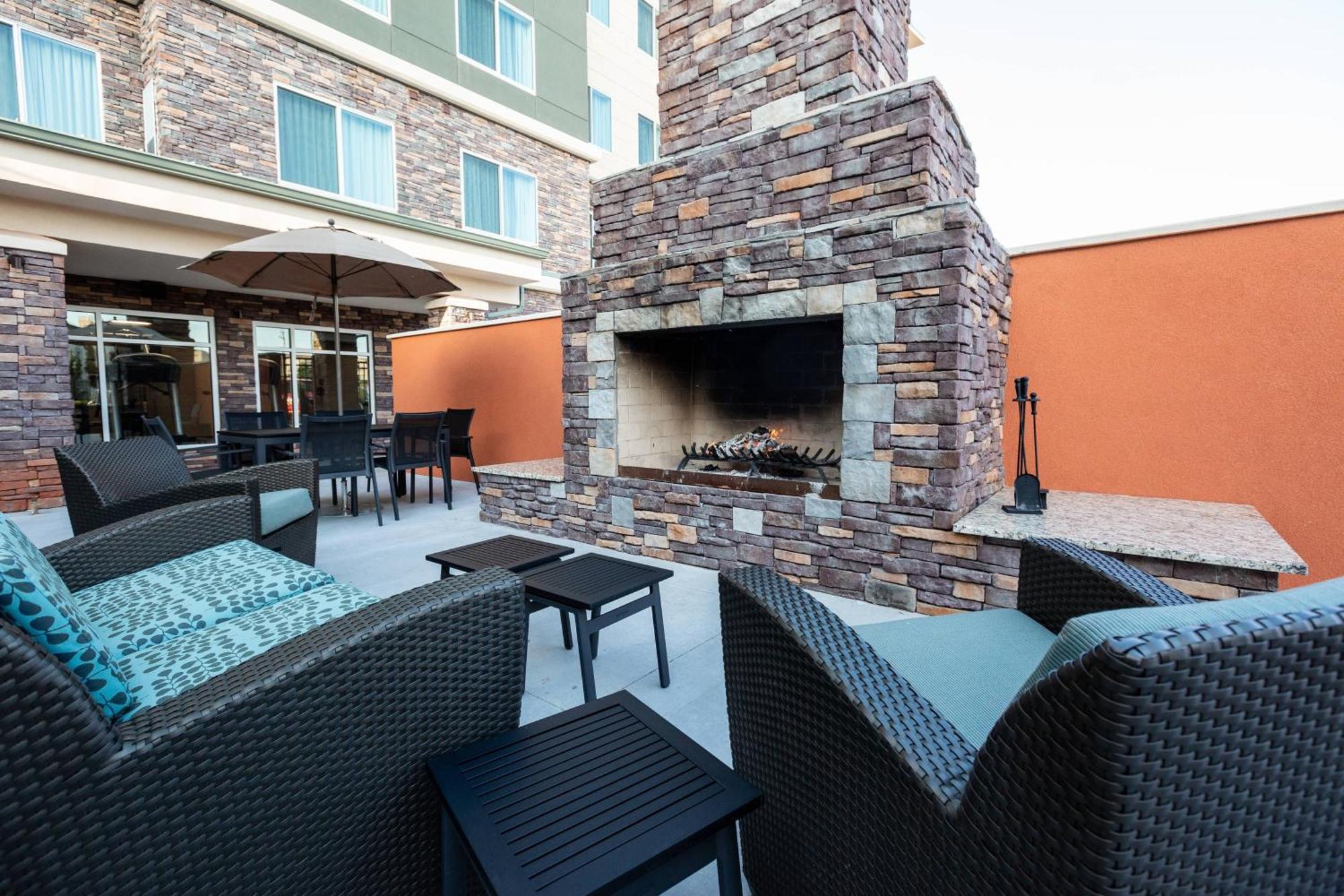 By Marriott North/quail Springs Hotel 3*