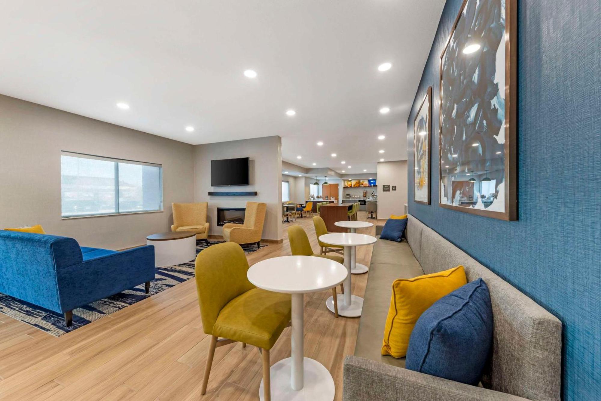 Comfort & North - Quail Springs Hotel Oklahoma City