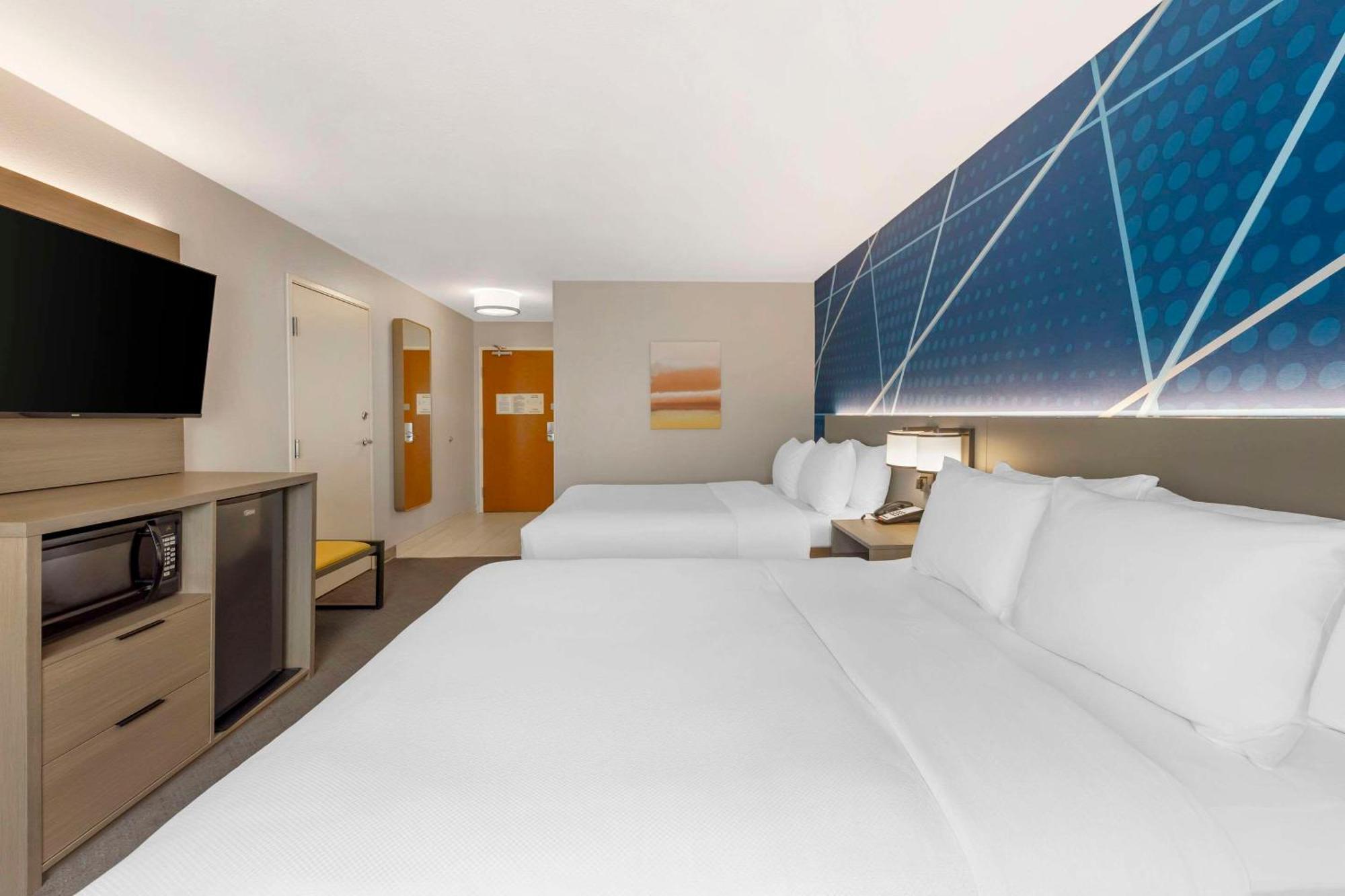 Hotel Comfort & North - Quail Springs 3*
