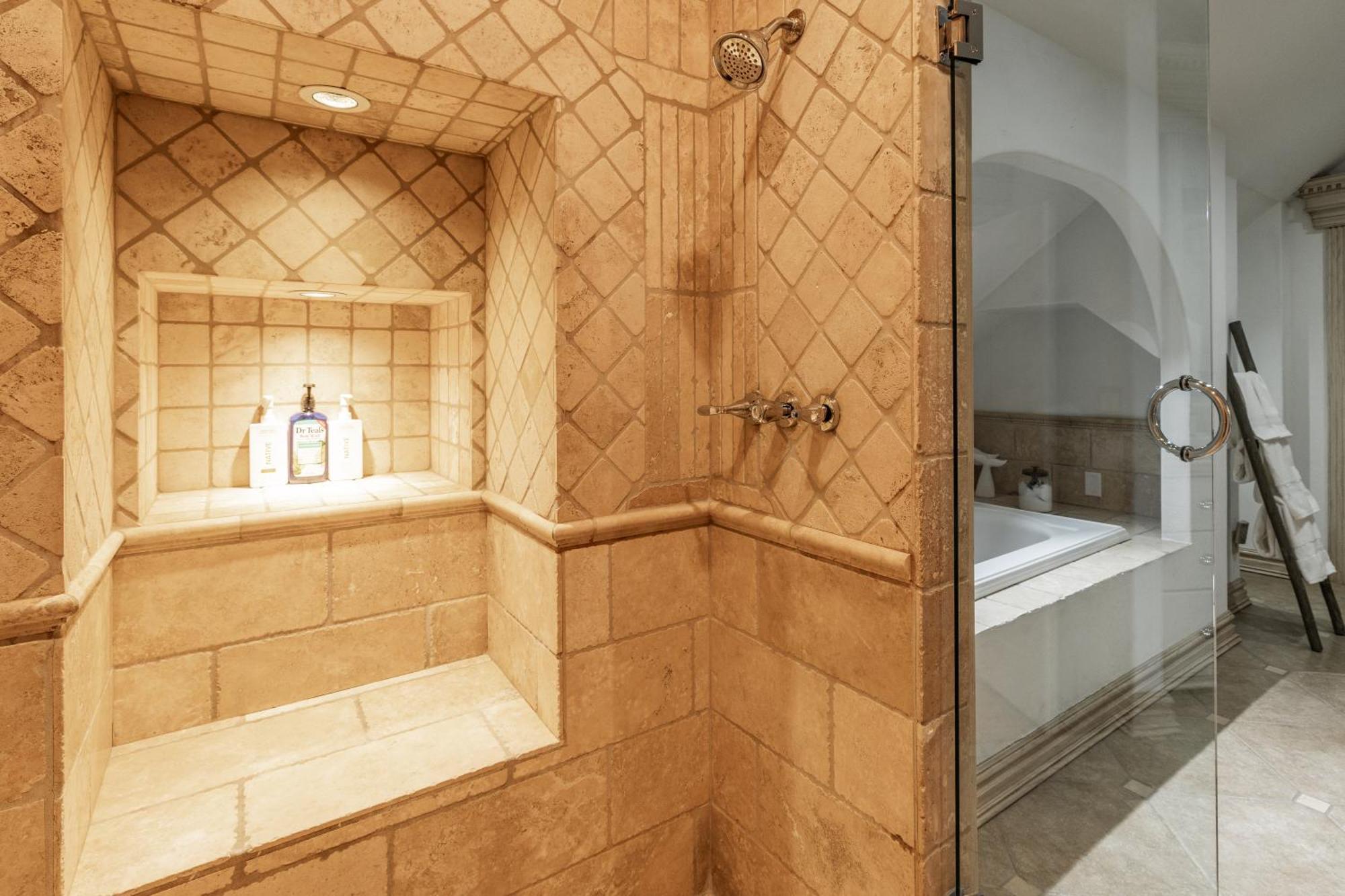 Holiday home Paradise On Penn With Pool & Hot Tub Near Downtown