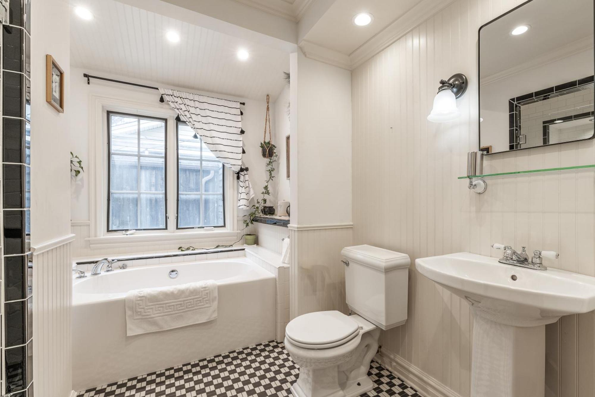 Paradise On Penn With Pool & Hot Tub Near Downtown Oklahoma City