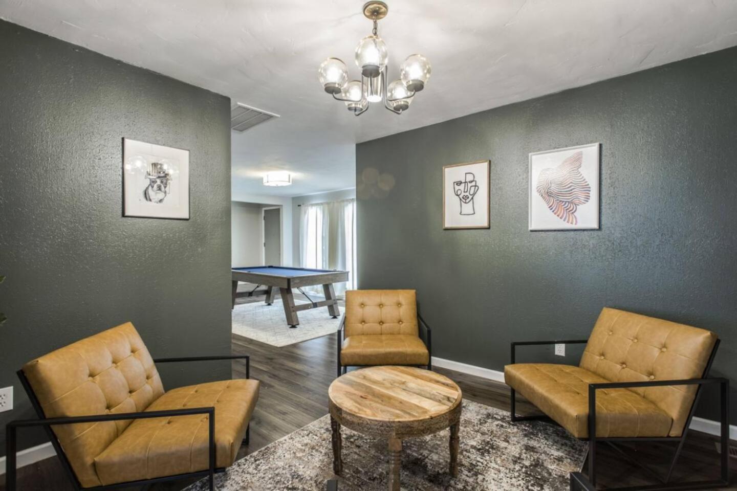 Holiday home New Hummingbird Haven - Nw Okc, Billiards, Firepit Oklahoma City
