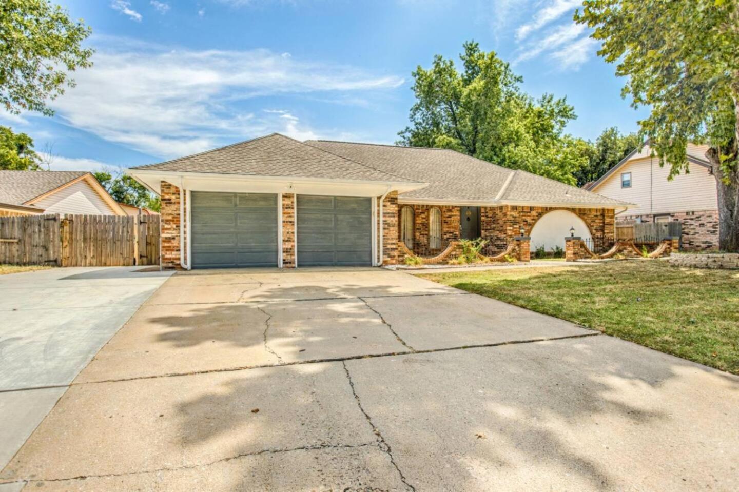 New Hummingbird Haven - Nw Okc, Billiards, Firepit * Oklahoma City