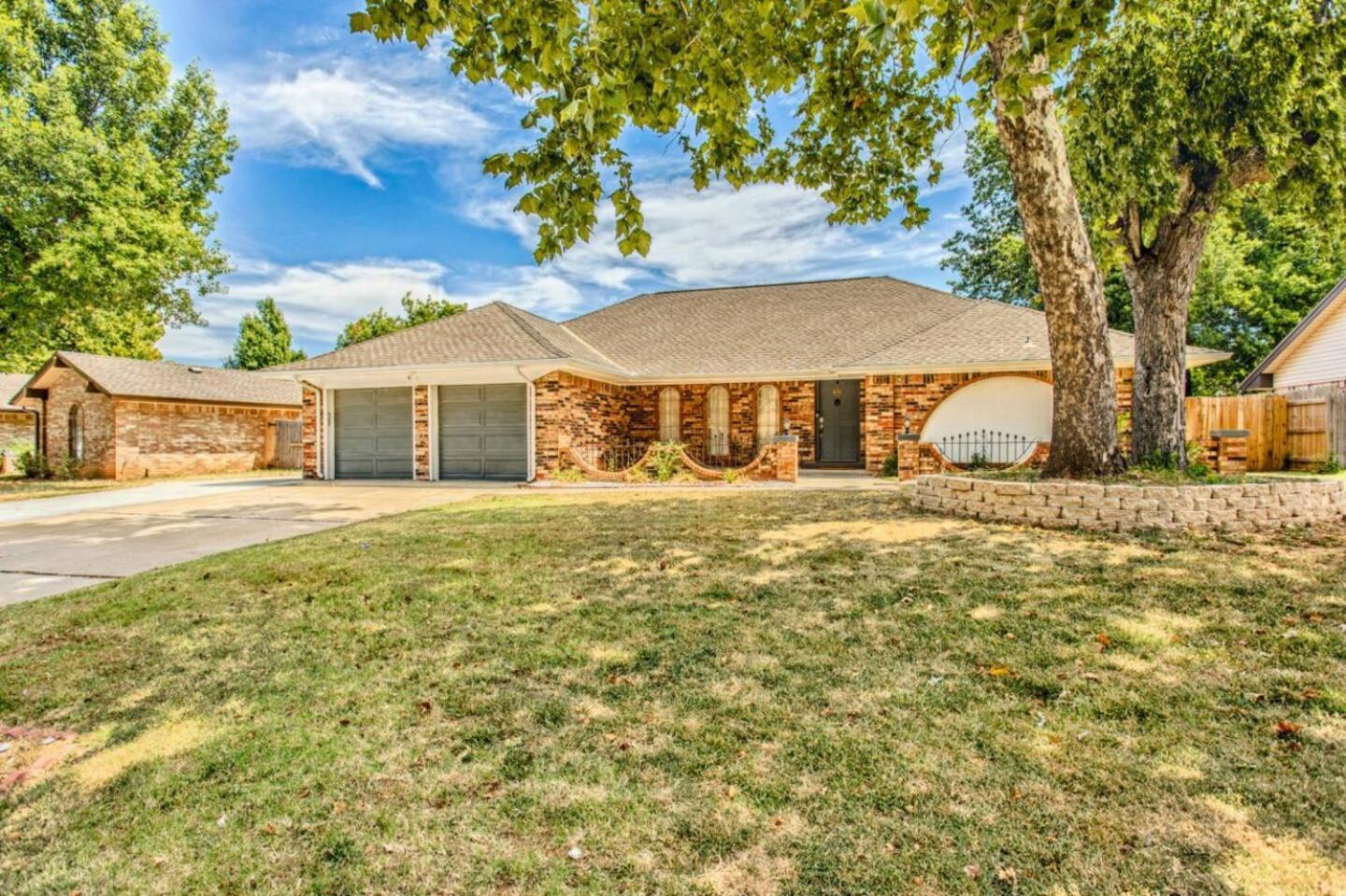 New Hummingbird Haven - Nw Okc, Billiards, Firepit