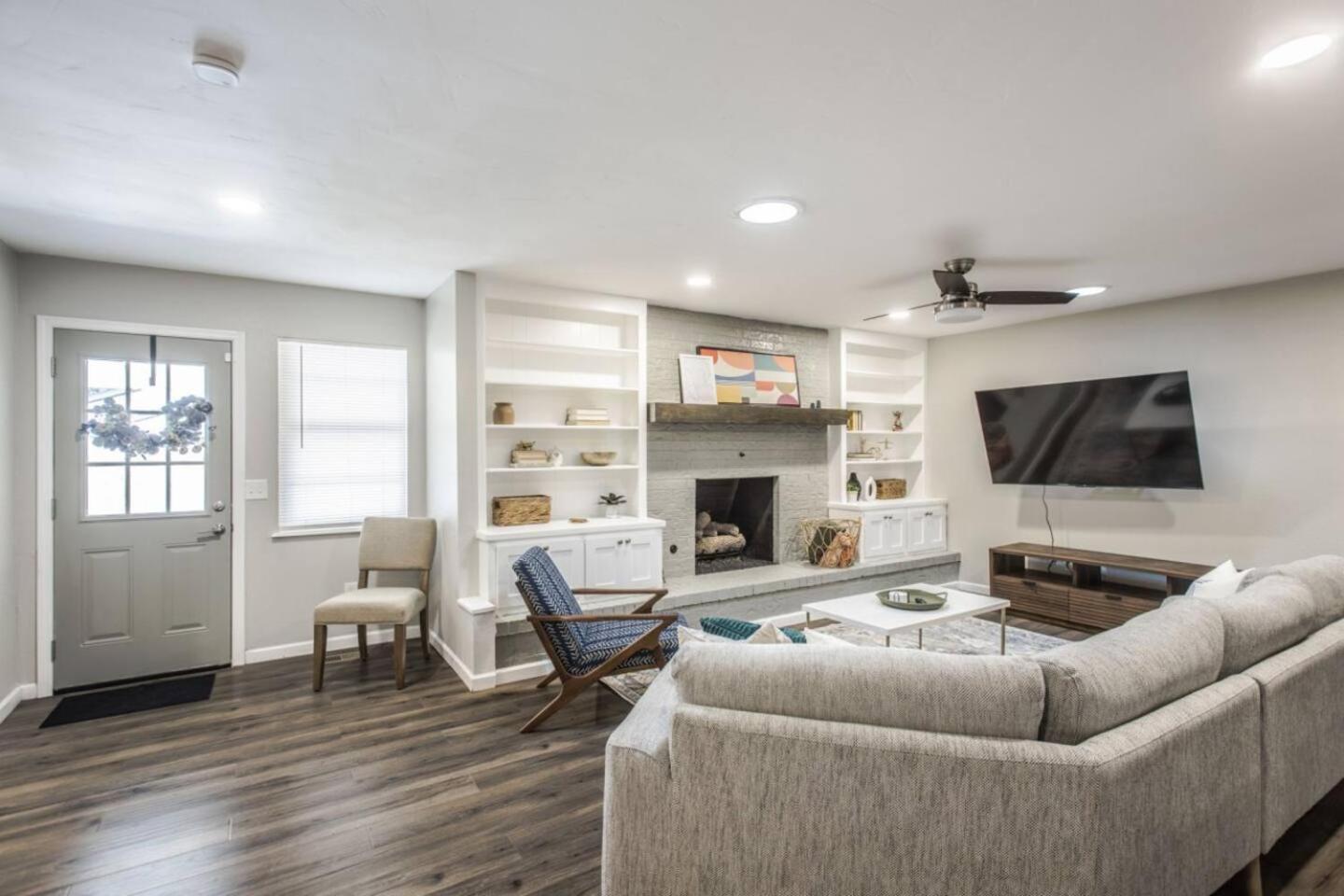 Holiday home New Hummingbird Haven - Nw Okc, Billiards, Firepit