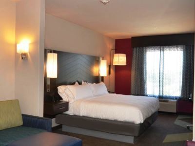 Hotel Express & Mid - Arpt Area By Ihg 3*