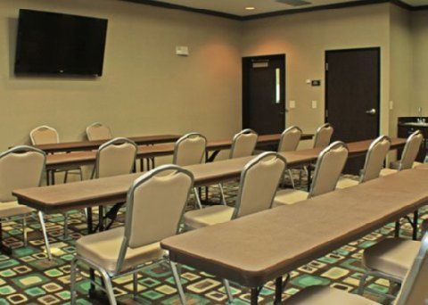 Comfort & West - I-40 Hotel